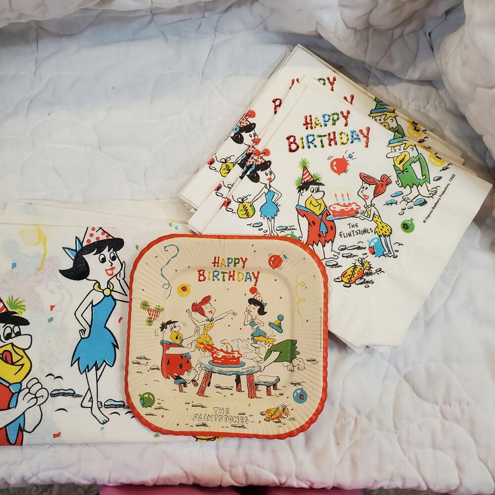 1962 Hanna Barbera The Flintstones Paper Birthday Party: Napkins Plates Runner